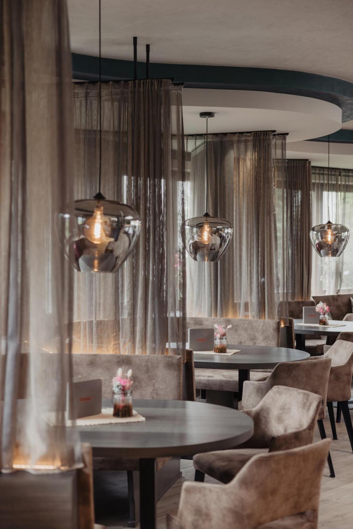 Hotel Kreuz Пфундс Экстерьер фото